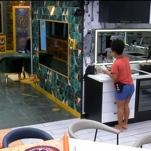 Milena estava muito perto do Big Fone e deu a sorte de atender ao telefone no 'BBB 26'