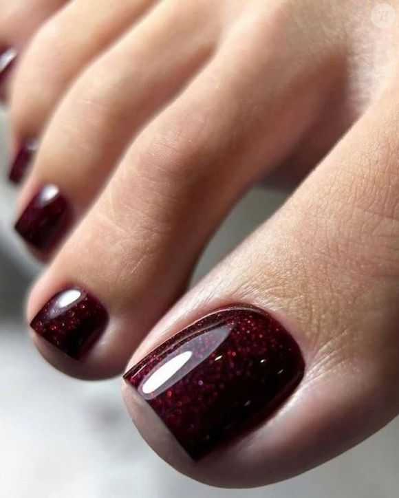 Ele funciona no inverno, se reinventa no verão e oferece um impacto visual que os tons neutros dificilmente conseguem reproduzir.