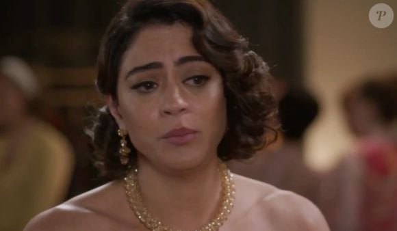 Clarice desconfia de Juliano e decide parar de tomar medicação prescrita por Dr. Pimenta