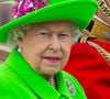 Segundo Robert Hardman, Rainha Elizabeth II respondeu com ironia após um alto funcionário da corte recusar um convite para passar um fim de semana em Balmoral: 'Bem, então não vou convidar você de novo'