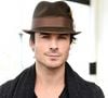 O charme misterioso de Ian Somerhalder combina perfeitamente com a proposta do Azzaro Pour Homme: elegante, sedutor e com aquela aura impossível de passar despercebida