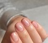 Unhas soap nails trazem um visual mais clean e minimalista: deixam suas mãos ainda mais rejuvenescidas