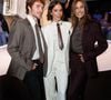 Alfaiataria Poderosa! Bruna Marquezine posa ao lado de Sasha Meneghel e João Lucas durante desfile da Havaianas com Pedro Andrade no MASP