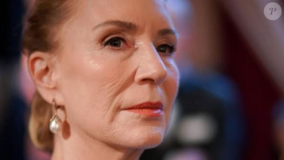 Atriz Zerrin Nişancı, que vive a mãe de Bora na novela 'Coração de Mãe', começou sua carreira aos 44 anos