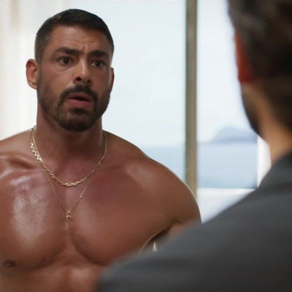 Cauã Reymond, Bella Campos e Humberto Carrão foram aclamados na web após cena em 'Vale Tudo'