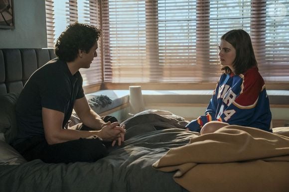 'Quebrando o Gelo' tem como showrunner Amanda Lasher, que já trabalhou em produções como Gossip Girl e Riverdale