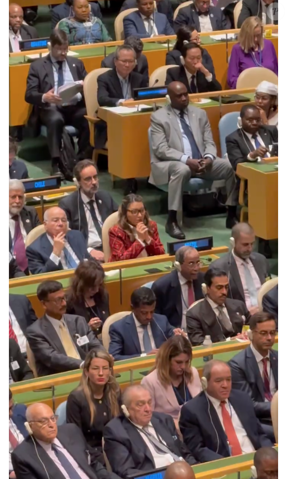 "Seguiremos nos colocando ao lado da paz, dedicando nossos esforços para que todas as pessoas possam viver suas vidas com segurança e dignidade em seus territórios", escreveu Janja