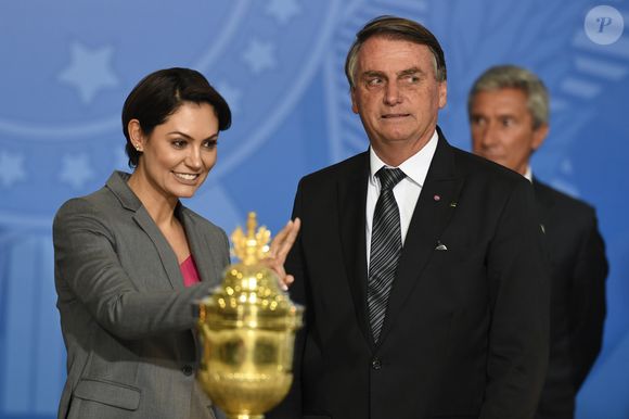 Um tio de Michelle Bolsonaro, ex-primeira-dama do Brasil, foi preso por armazenar pornografia infantil