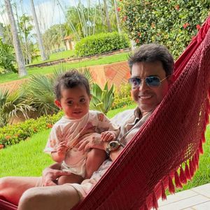 Filha de Graciele Lacerda e Zezé Di Camargo recebeu muitos elogios de internautas nos comentários do vídeo