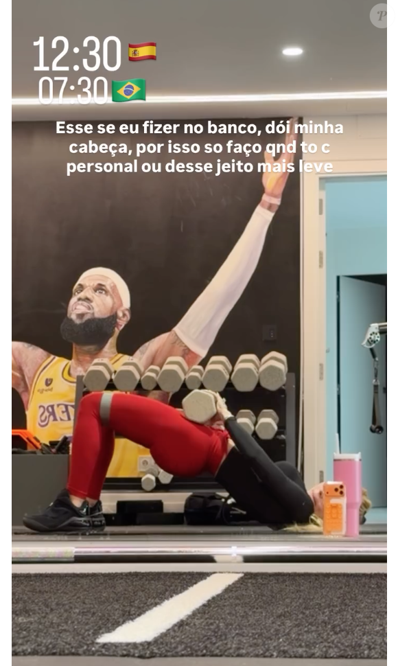 Virgínia fazendo elevação pélvica