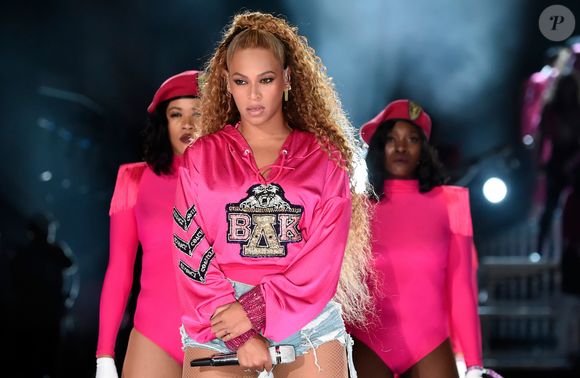 Em seu livro, Knowles também entregou as reações de suas filhas à notícia. Knowles escreveu que Beyoncé "aceitou bem, mantendo-se positiva, e eu já conseguia sentir sua mente acelerada, concentrando-se nisso como uma tarefa a ser enfrentada com precisão".