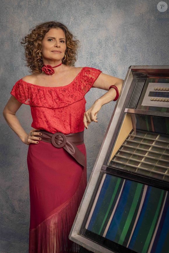 Debora Bloch como Deodora em 'No Rancho Fundo' (2024).