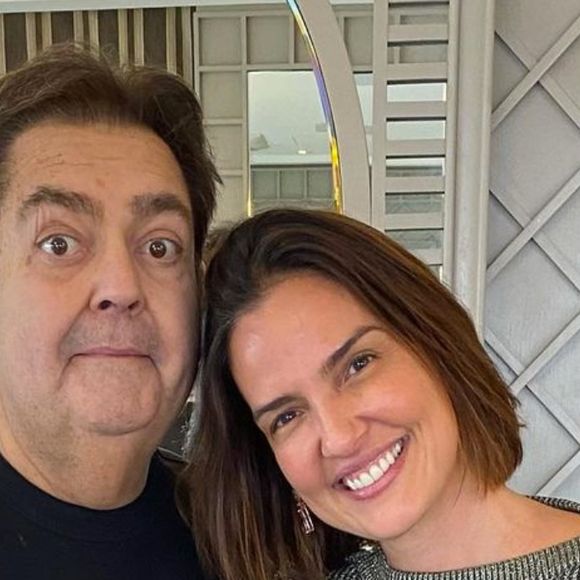 Luciana Cardoso publica fotos do marido com a família