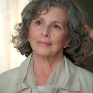 Vitória (Irene Ravache) e Emília (Ana Beatriz Nogueira) se certam após acidente no final da novela 'Além do Tempo'