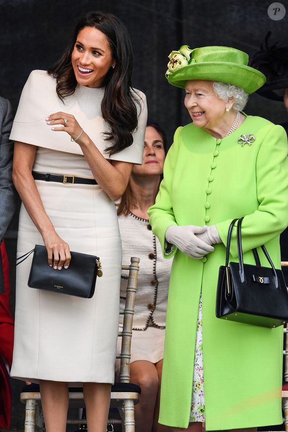 De acordo com as informações, a Rainha Elizabeth II teria classificado a união como uma 'completa catástrofe'. Eita!