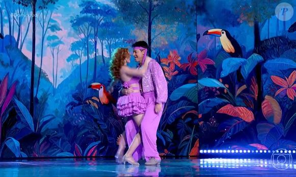 Rodrigo Faro se apresentou ao som da lambada no 'Domingão'