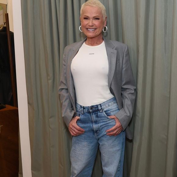 Xuxa Meneghel completou: ‘Às ‘mamás’ invejosas, beijinho no ombro e tchau, tchau’