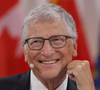 A frase de Bill Gates pode ser entendida como: fatores como a vontade de correr risco e estar sempre aberto às mudanças são fatores importantes na vida profissional quanto às boas notas