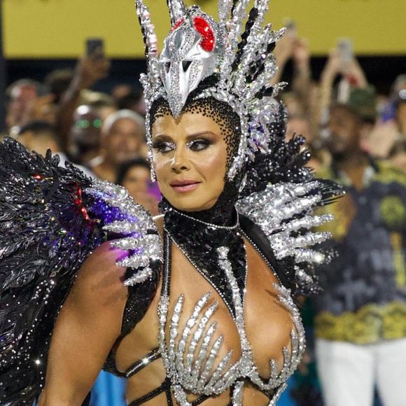 Semelhança inacreditável entre fantasias de Viviane Araújo e Erika Januza no Carnaval 2025 causa na web: 'Quem copiou quem?'