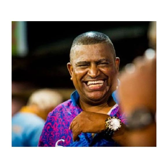 Edson Feliciano Marcondes, o Nêgo, não é um novato no Carnaval. Aos 69 anos, ele carrega na bagagem passagens por grandes escolas como Império Serrano, Imperatriz Leopoldinense, Grande Rio e Unidos da Tijuca.