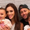 'Me deparo com coisas horríveis': esposa de Neymar, Bruna Biancardi reage à ataques e crimes contra Mavie e Mel, filhas com o jogador