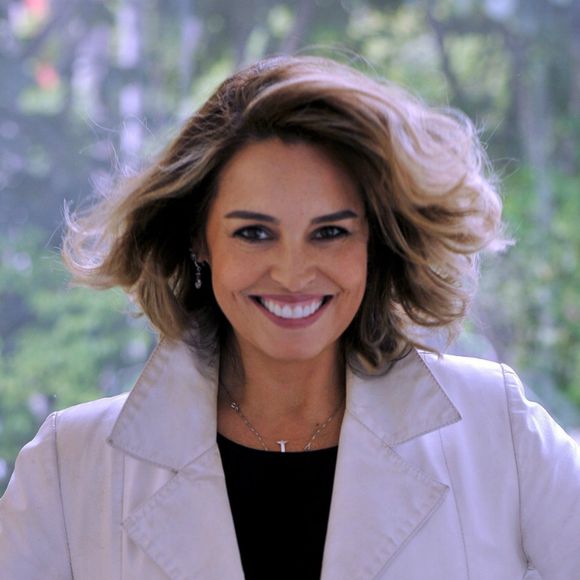 Suzy Rêgo pode ser vista com a personagem de Carmem na reprise da novela 'A Viagem'.