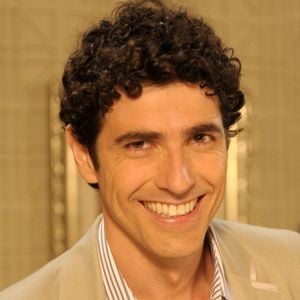 Na novela Guerra dos Sexos, Gianecchini surpreendeu o público ao surgir com os cabelos cacheados, resultado natural do crescimento dos fios após a quimioterapia. O ator contou, ao fim das gravações, que gostou dos cachos, mas preferia usar o cabelo liso e curto no dia a dia. Assim que a novela terminou, cortou os fios e abandonou o visual do personagem Nando