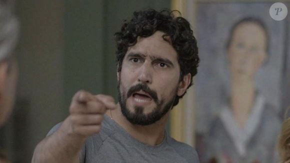 Heitor (Renato Góes) deve disputar ao amor de Adriana (Letícia Colin) com Pedro (Chay Suede)