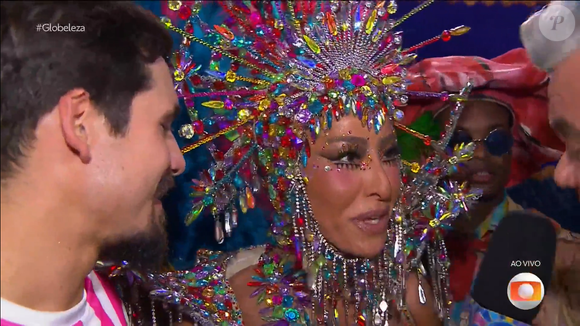 Sabrina Sato e Nicolas Prattes protagonizaram um dos momentos mais comentados do desfile da Vila Isabel no Carnaval do Rio 2026