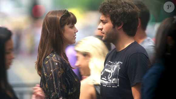 Humberto Carrão e Alice Wegmann na novela 'A Lei do Amor', e 2017