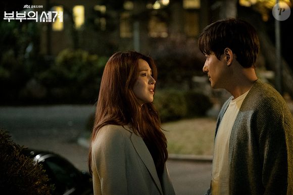 Em 'O Mundo dos Casados', Sun-woo conta para Da-kyung que dormiu com Tae-oh, acabando com o relacionamento do seu ex-marido