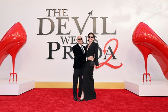 Stanley Tucci e a esposa se conheceram em 2010, justamente no casamento de Emily Blunt e John Krasinski