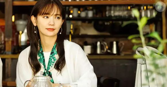 Antes da fama como atriz, Yuri Nakamura começou sua trajetória artística como cantora e integrou a dupla YuriMari, formada com Mari Izawa