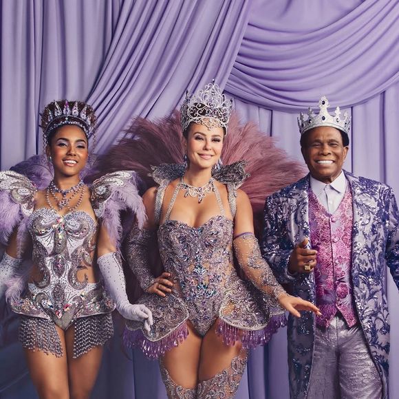 A Netflix escolheu ícones do Carnaval para a propaganda: Mayara Lima, rainha de bateria da Paraíso do Tuiuti, Neguinho da Beija-Flor e Paolla Oliveira