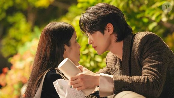 Diretor de 'A Coroa Perfeita', Park Joonhwa conversou com a imprensa coreana e pediu para que o público parasse de criticar os atores pelos erros da direção