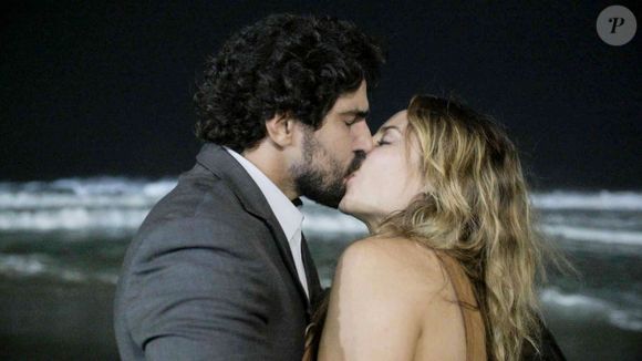 Ivan (Renato Góes) e Heleninha (Paolla Oliveira) dão o primeiro beijo no capítulo de 24 de maio na novela 'Vale Tudo'