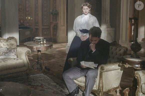 Quando se escreve no papel, se promove maior concentração - foto ilustrativa da novela 'Nos Tempos do Imperador'