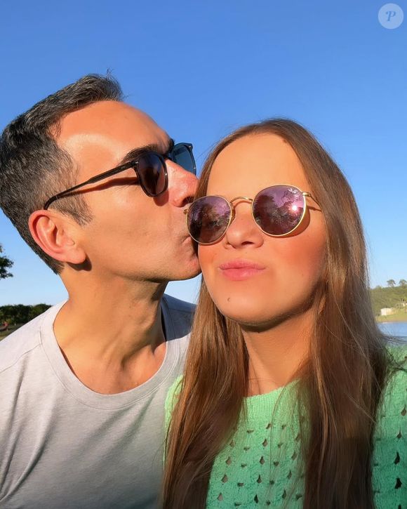 Mesmo padrasto de Rafa, que é filha de Roberto Justus, César Tralli sempre demonstrou muito carinho pela enteada