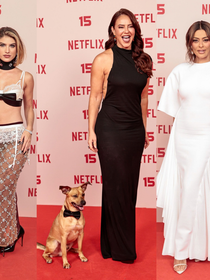 Preto, plissado, renda, tule e plumas: Paolla Oliveira posa com o cachorrinho de 'Caramelo', Juliana Paes e Giovanna Grigio brilham em festa da Netflix! 46 fotos dos looks