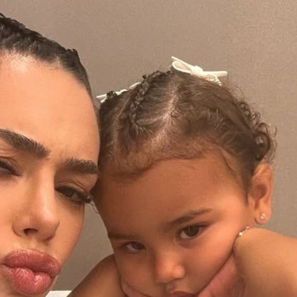 Bruna Biancardi revela drama com Mavie após o nascimento de Mel, segunda filha com Neymar: ''Me sinto mal que não estou...'