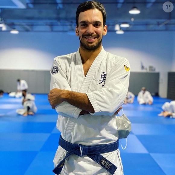 Joaquim Valente é professor de jiu-jitsu e atua em Miami ao lado dos irmãos. Por lá, eles são amplamente conhecidos como ‘Valente Brothers’