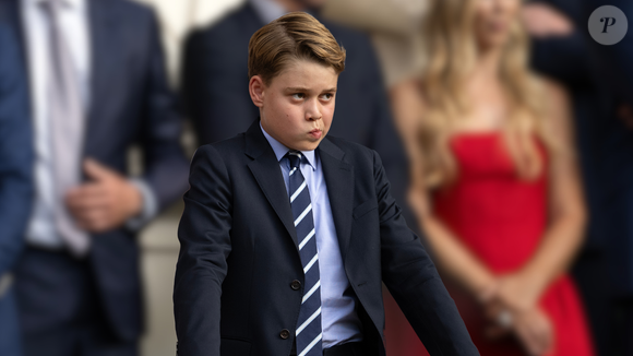 Aos 13 anos, Príncipe George ingressou no Eton College, um dos internatos mais tradicionais do Reino Unido
