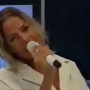 Durante passagem pelo SBT, Adriane Galisteu enfrentou mudanças no Charme e usou o figurino como forma de protesto