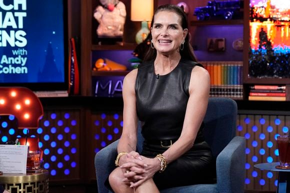 Famosos com 60+ como a atriz Brooke Shields provam que a vida é muito ativa nessa faixa etária