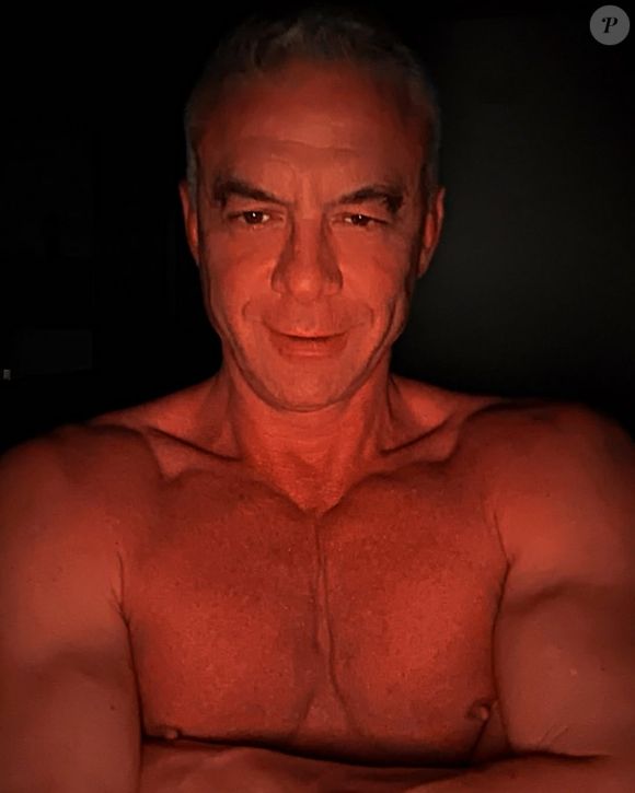 No conteúdo, o ex-marido de Ana Hickmann apareceu sem camiseta e refletiu sobre um 'relacionamento ruim'
