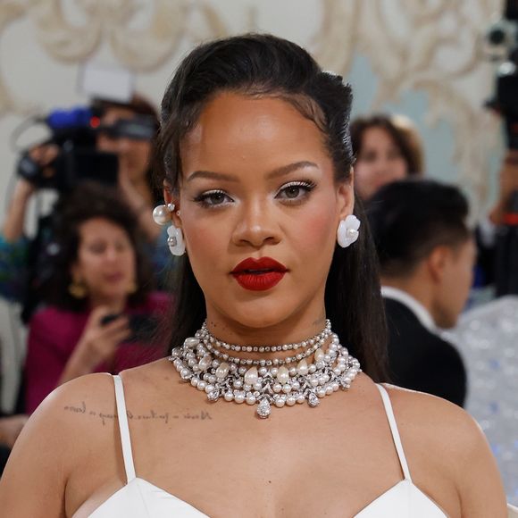 A movimentação de Shakira nas redes fez fãs sonharem com a volta de Rihanna aos palcos em uma aparição histórica no Rio