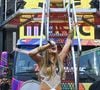Reação dividida: Foliões vaiam e fãs defendem Claudia Leitte em momento conturbado da festa.