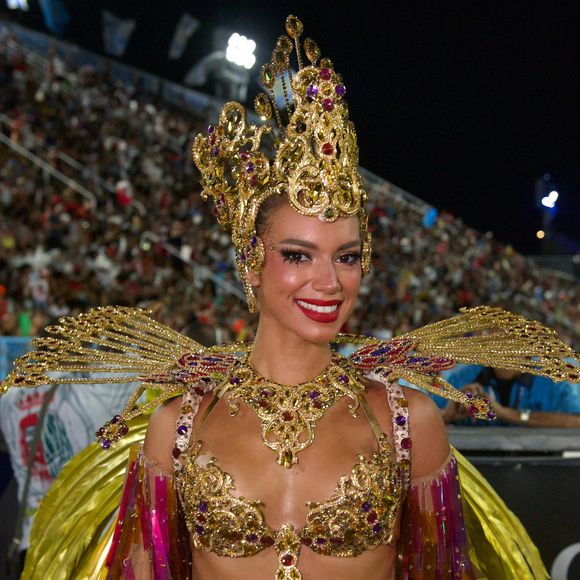 Carnaval 2026: Alane Dias escolheu fantasia com coroa para desfile da Grande Rio