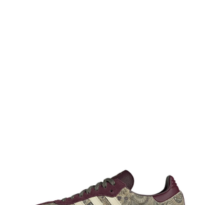 A parceria entre Adidas e Liberty London aposta em uma releitura sofisticada que une tradição, moda e a forte tendência boêmia da temporada