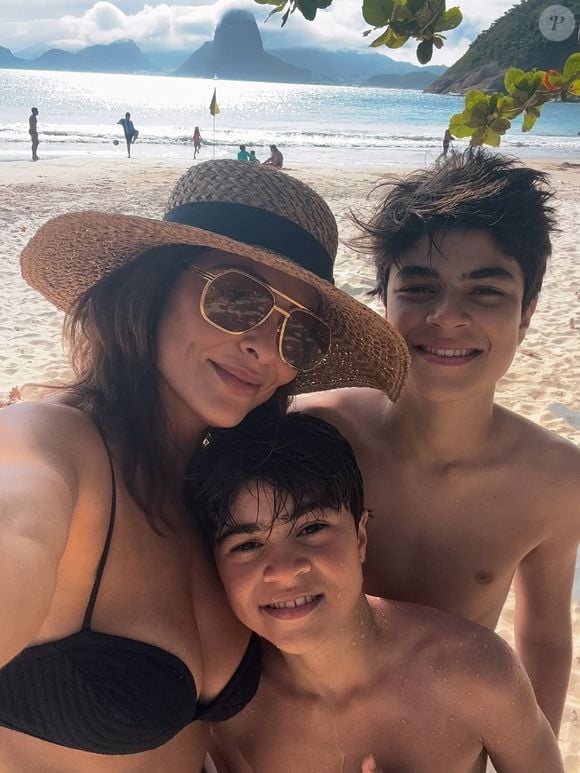 Juliana Paes revelou que os dois filhos, Pedro (15) e Antônio (12), tomaram a vacina contra o vírus HPV